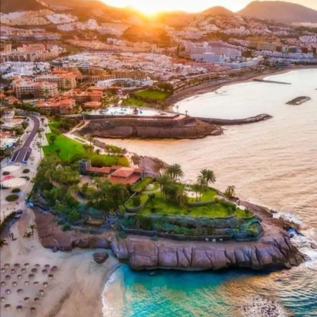 Ola Serena Costa Adeje  Spain
